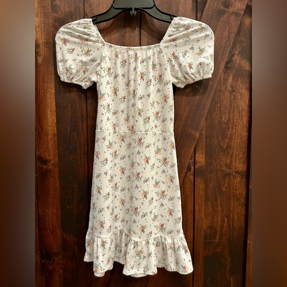 NWOT Girls Short Sleeve Dress Ruffle Flowers